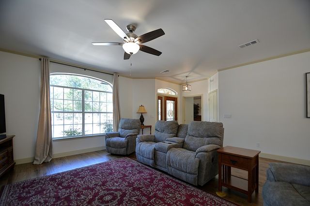 215 Canyon Creek Lane, Kerrville, TX 78028