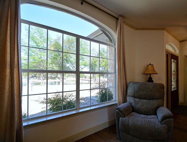 215 Canyon Creek Lane, Kerrville, TX 78028