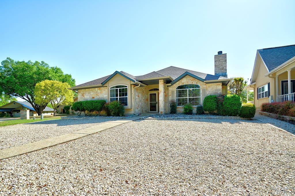 215 Canyon Creek Lane, Kerrville, TX 78028