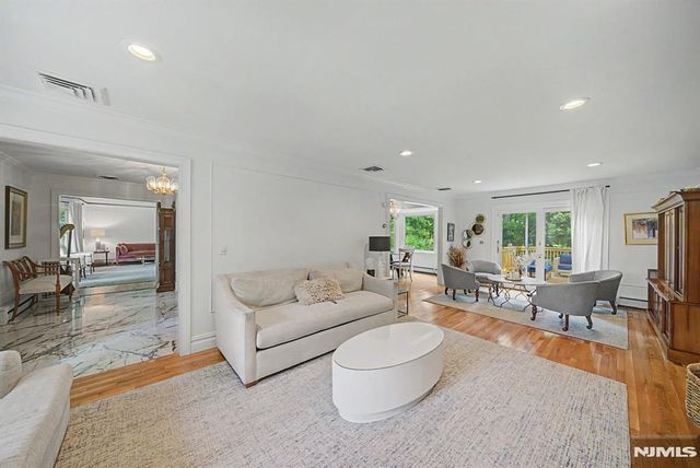 10 Marcotte Lane, Tenafly, NJ 07670