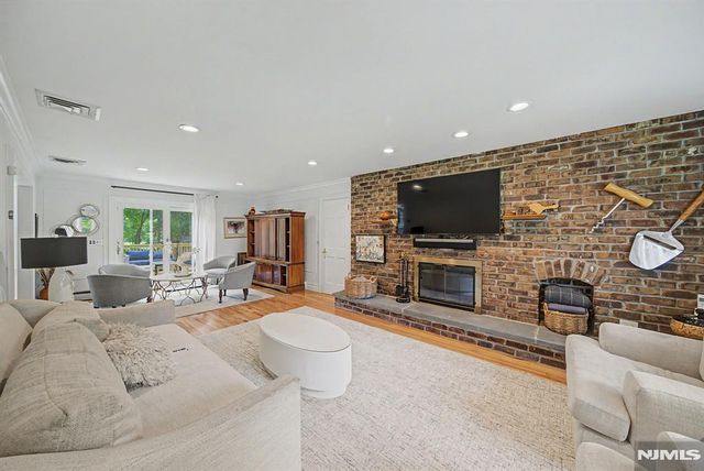 10 Marcotte Lane, Tenafly, NJ 07670