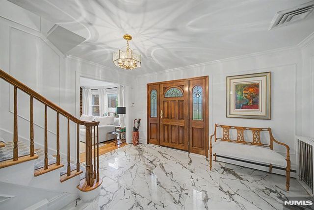 10 Marcotte Lane, Tenafly, NJ 07670