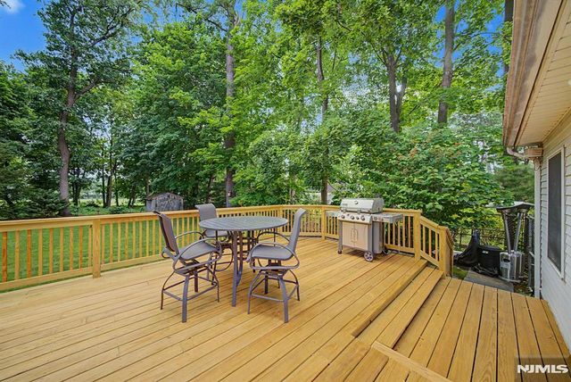 10 Marcotte Lane, Tenafly, NJ 07670