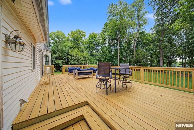 10 Marcotte Lane, Tenafly, NJ 07670