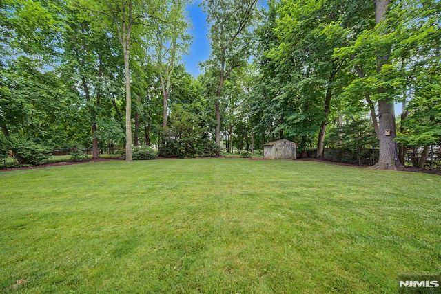 10 Marcotte Lane, Tenafly, NJ 07670