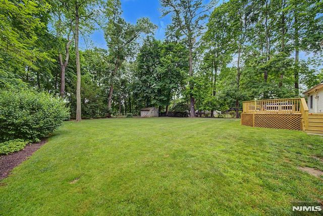 10 Marcotte Lane, Tenafly, NJ 07670