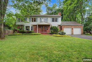 10 Marcotte Lane, Tenafly, NJ 07670