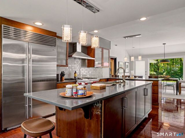 6 Blueberry Lane, Darien, CT 06820