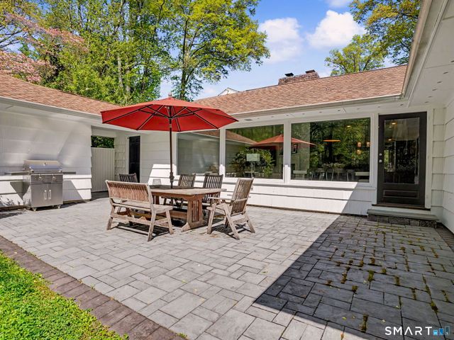 6 Blueberry Lane, Darien, CT 06820