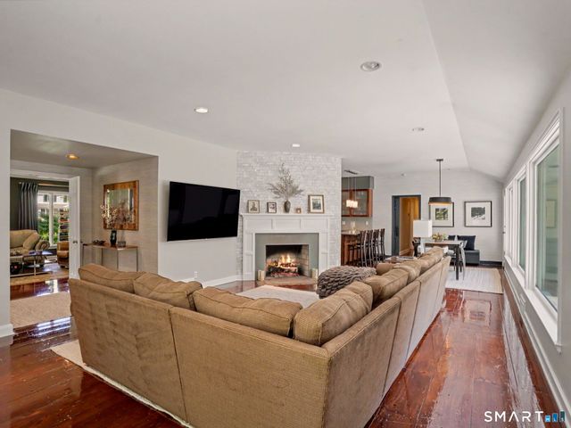 6 Blueberry Lane, Darien, CT 06820