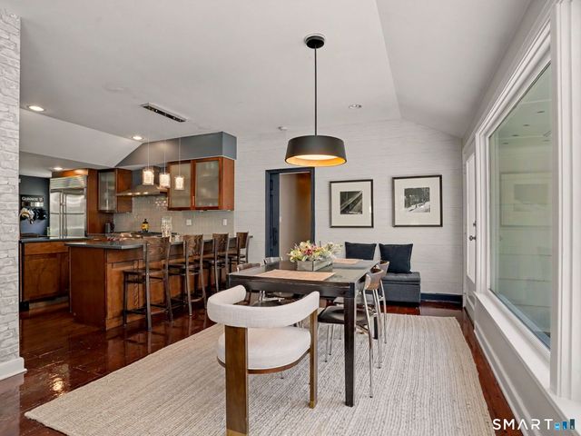 6 Blueberry Lane, Darien, CT 06820