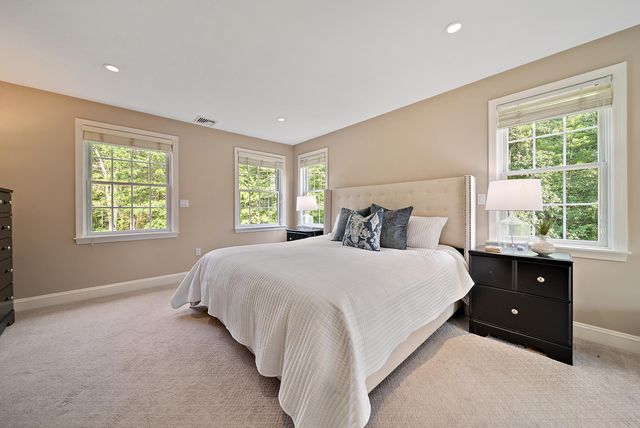 20 Ballard Lane, Salem, NH 03079