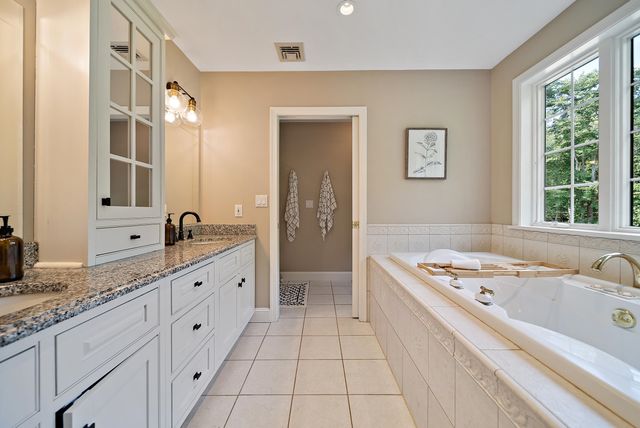 20 Ballard Lane, Salem, NH 03079
