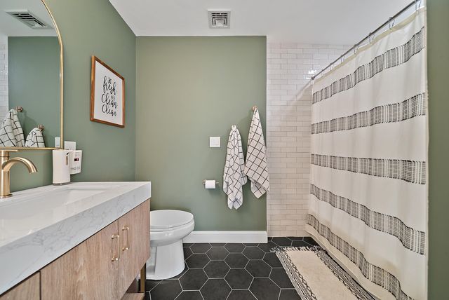 20 Ballard Lane, Salem, NH 03079