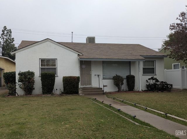 236 Oakdale, Bakersfield, CA 93309