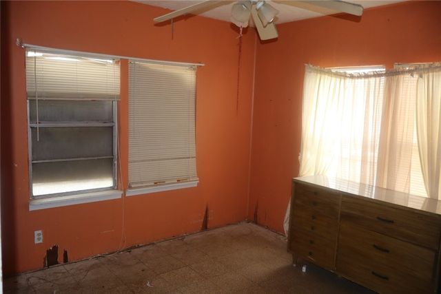 480 W Avenue G, Robstown, TX 78380