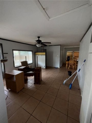 480 W Avenue G, Robstown, TX 78380