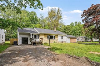 501 Marcelletti Avenue, Paw Paw, MI 49079