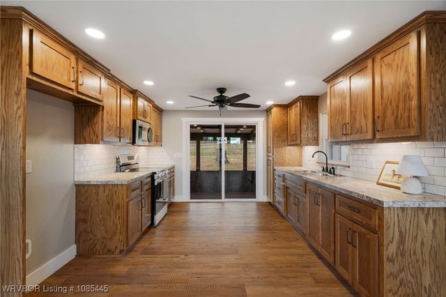 104660 S 4760 Road, Muldrow, OK 74948