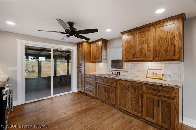 104660 S 4760 Road, Muldrow, OK 74948