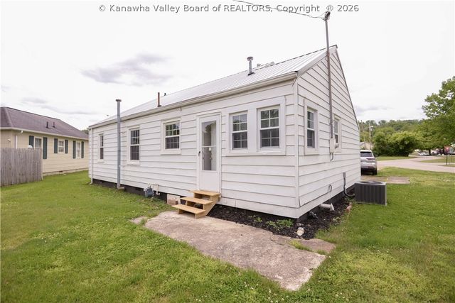2039 Benedict Circle, St Albans, WV 25177