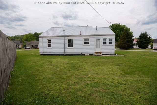 2039 Benedict Circle, St Albans, WV 25177