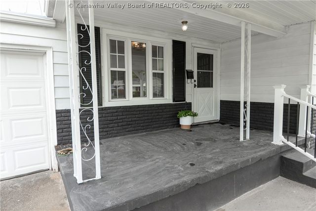 2039 Benedict Circle, St Albans, WV 25177