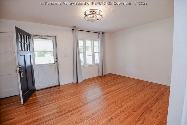 2039 Benedict Circle, St Albans, WV 25177