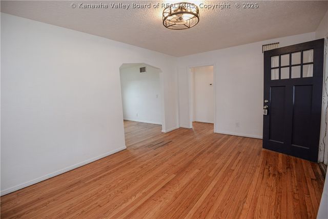 2039 Benedict Circle, St Albans, WV 25177