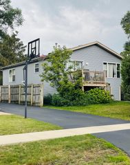 319 Beachview Drive, Round Lake Beach, IL 60073