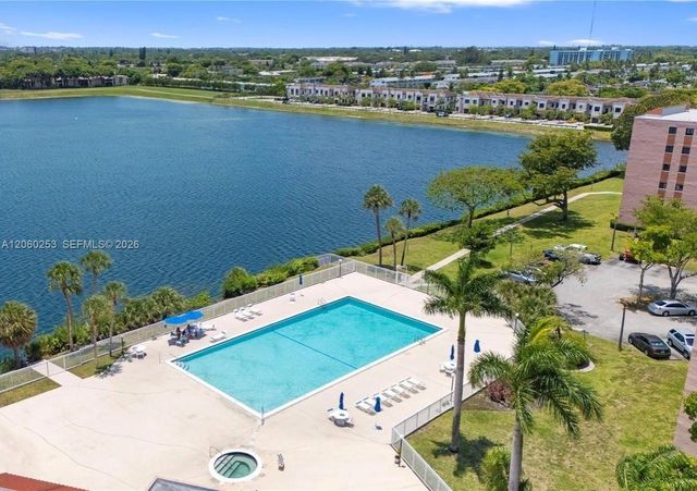 20860 San Simeon Way 108-6, Miami, FL 33179
