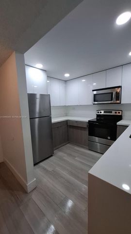 20860 San Simeon Way 108-6, Miami, FL 33179