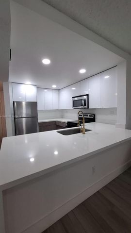 20860 San Simeon Way 108-6, Miami, FL 33179