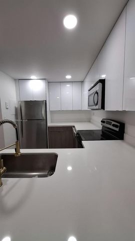 20860 San Simeon Way 108-6, Miami, FL 33179