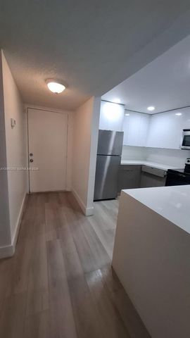 20860 San Simeon Way 108-6, Miami, FL 33179