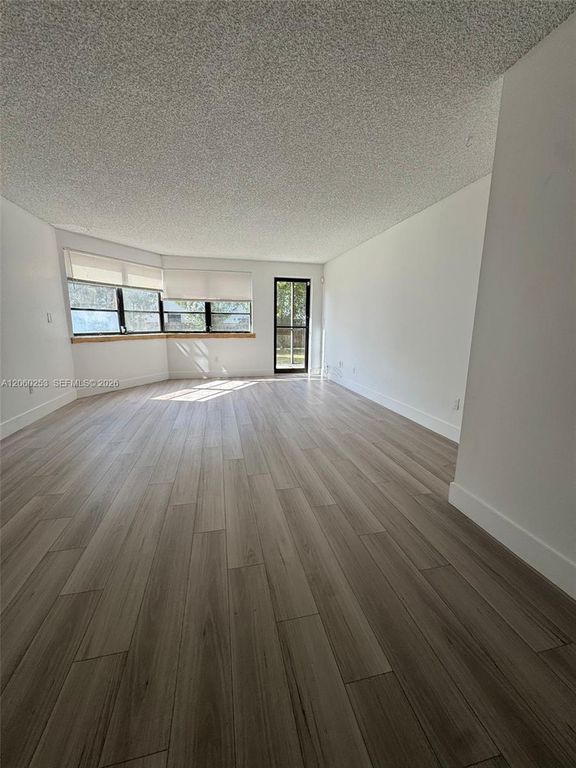 20860 San Simeon Way 108-6, Miami, FL 33179