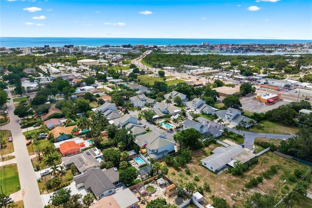 11722 CURRIE LANE H1, Largo, FL 33774