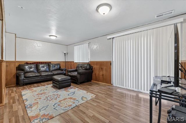 1054 Willow Brook Drive, St Louis, MO 63146