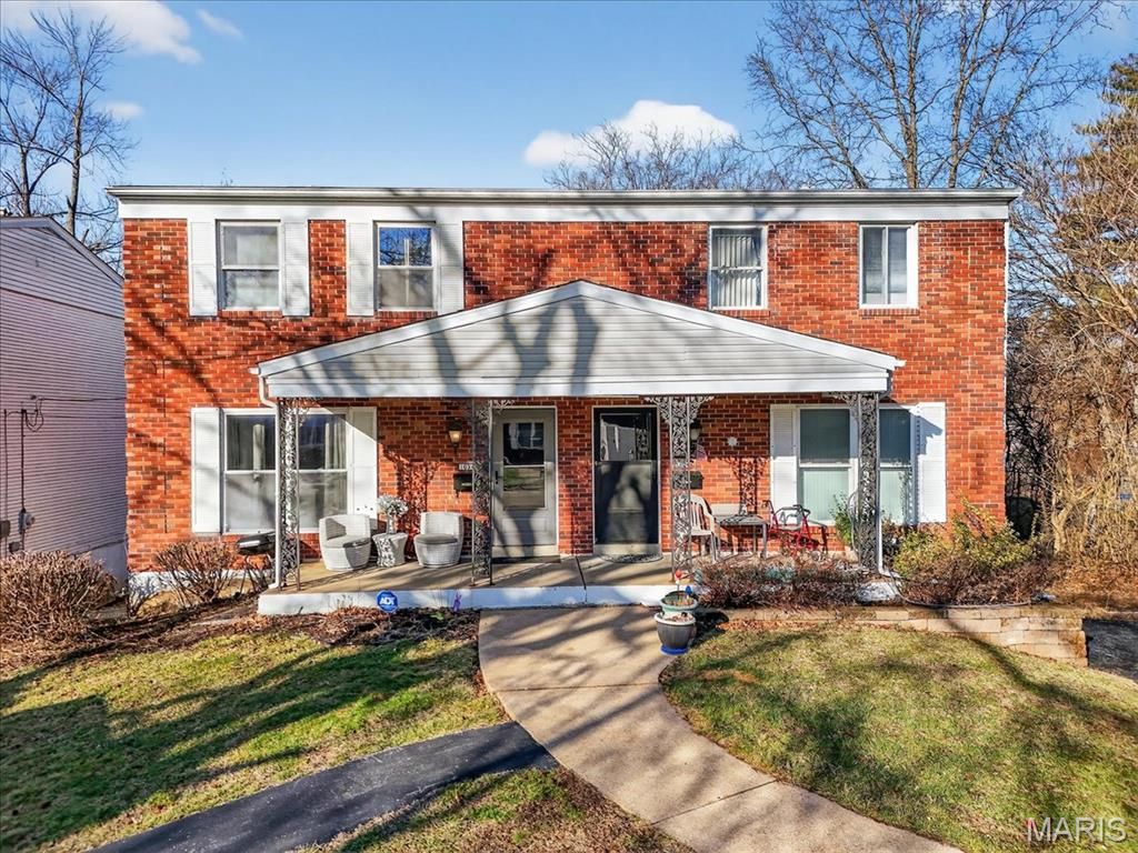 1054 Willow Brook Drive, St Louis, MO 63146