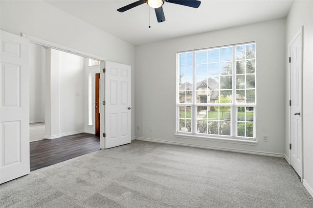 208 Wisteria Way, Red Oak, TX 75154