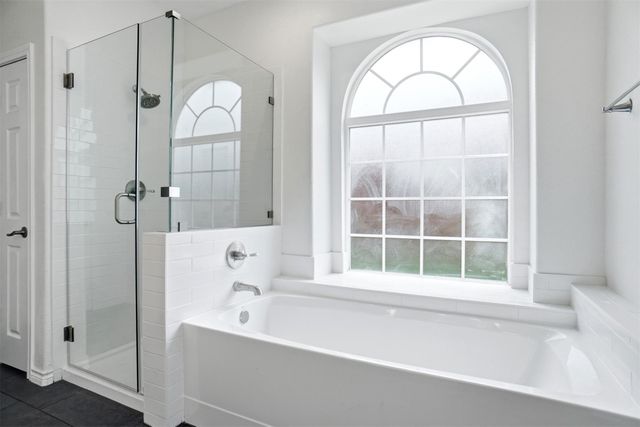 208 Wisteria Way, Red Oak, TX 75154