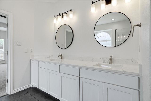 208 Wisteria Way, Red Oak, TX 75154