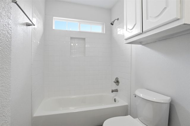 208 Wisteria Way, Red Oak, TX 75154