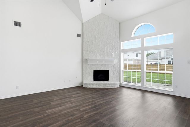 208 Wisteria Way, Red Oak, TX 75154