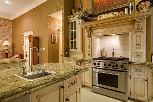 2035 W Mile 12 N Street, Weslaco, TX 78599