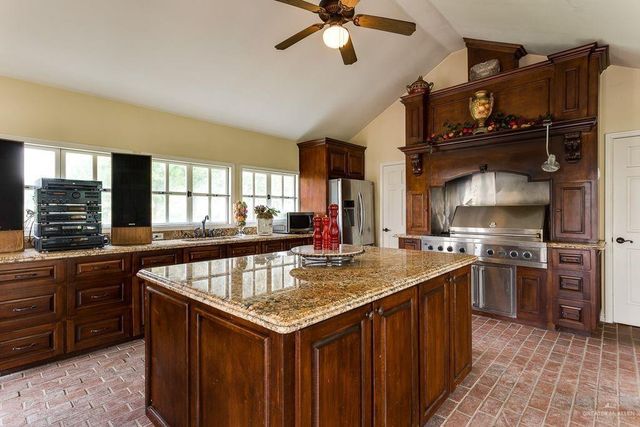 2035 W Mile 12 N Street, Weslaco, TX 78599