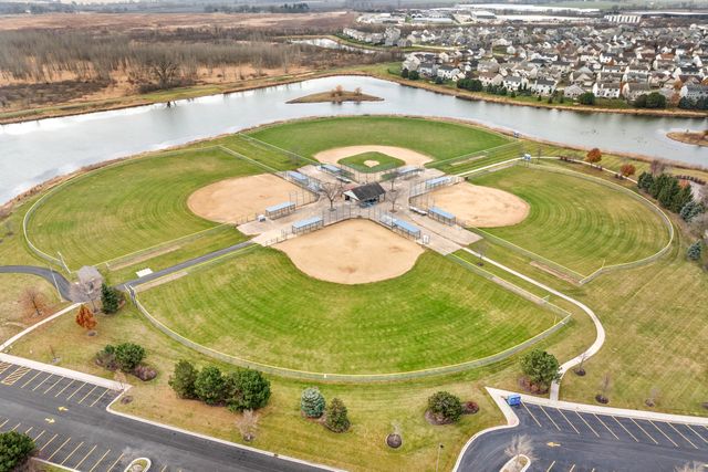 1157 Clearwater Drive, Pingree Grove, IL 60140