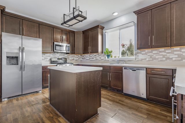 1157 Clearwater Drive, Pingree Grove, IL 60140