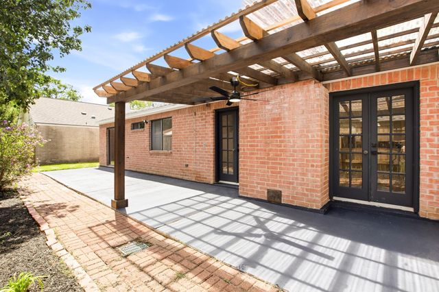 14118 Sandfield Drive, Houston, TX 77077