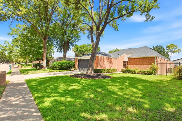 14118 Sandfield Drive, Houston, TX 77077